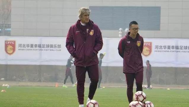 千仞雪比基尼泳装