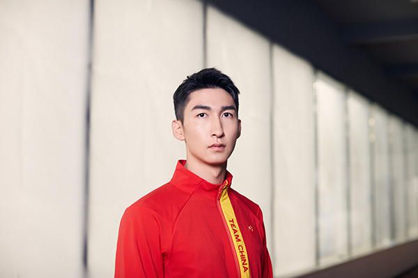 美女被艹动态图