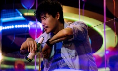 淫秽的妻子的身体